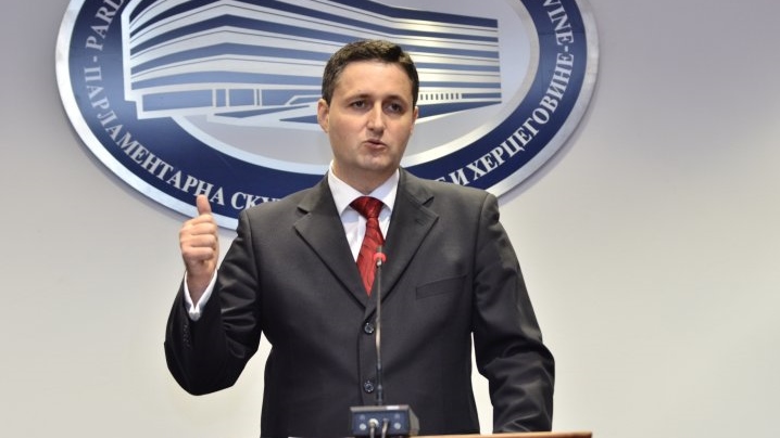 Bećirović: Srbi imaju jednu državu i dvije političke kamikaze – Dodika i Vulina