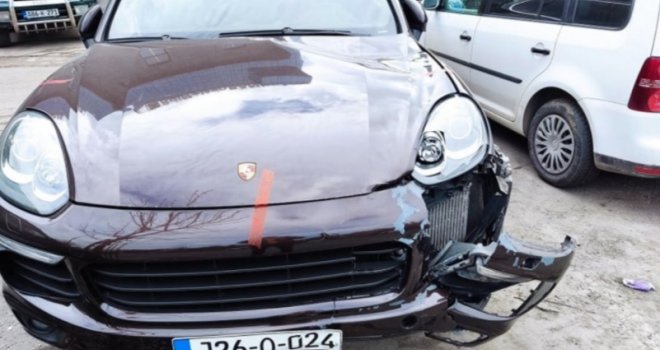 Fotografija Porschea kojeg je vozio Benjamin Spahović pokazuje kojom silinom je udaren 17-godišnjak