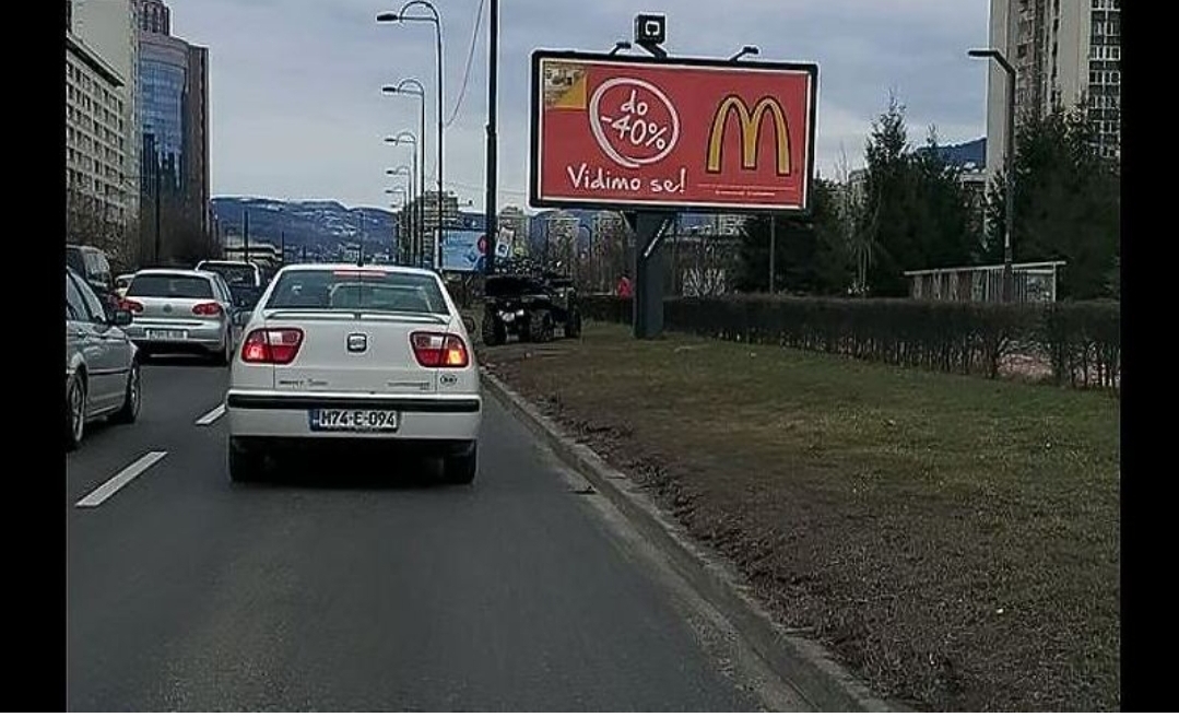 Novi primjer bahatosti u Sarajevu: Kvadom preticao preko zelene površine