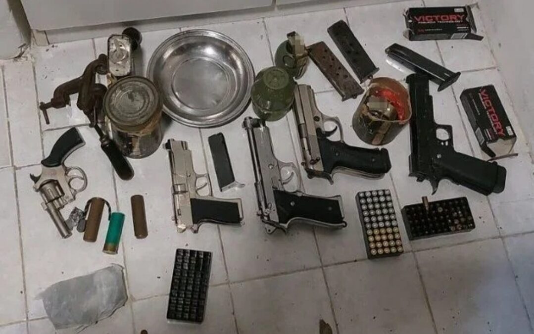 Hapšenje dilera u Sarajevu: Pronađena veća količina oružja, municije i droge