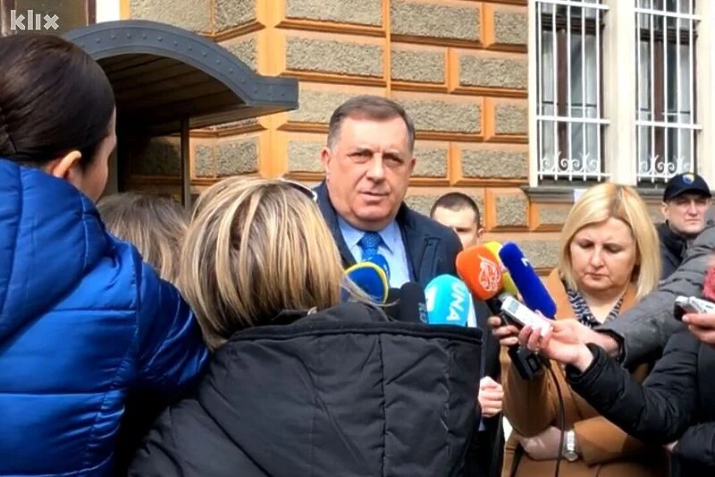 Dodik nervozan nakon sjednice ponavljao da BiH neće uvoditi sankcije Rusiji 