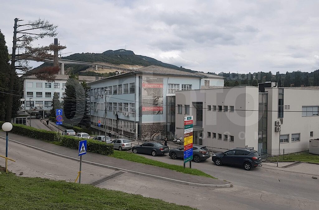 Nakon zabrane naplate parkinga: KB Zenica zabranila besplatno parkiranje građanima 