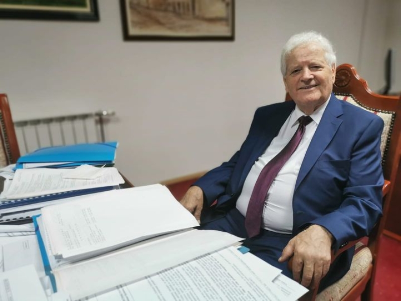 Fikret Abdić sam proglasio budžet Općine Velika Kladuša za 2022.